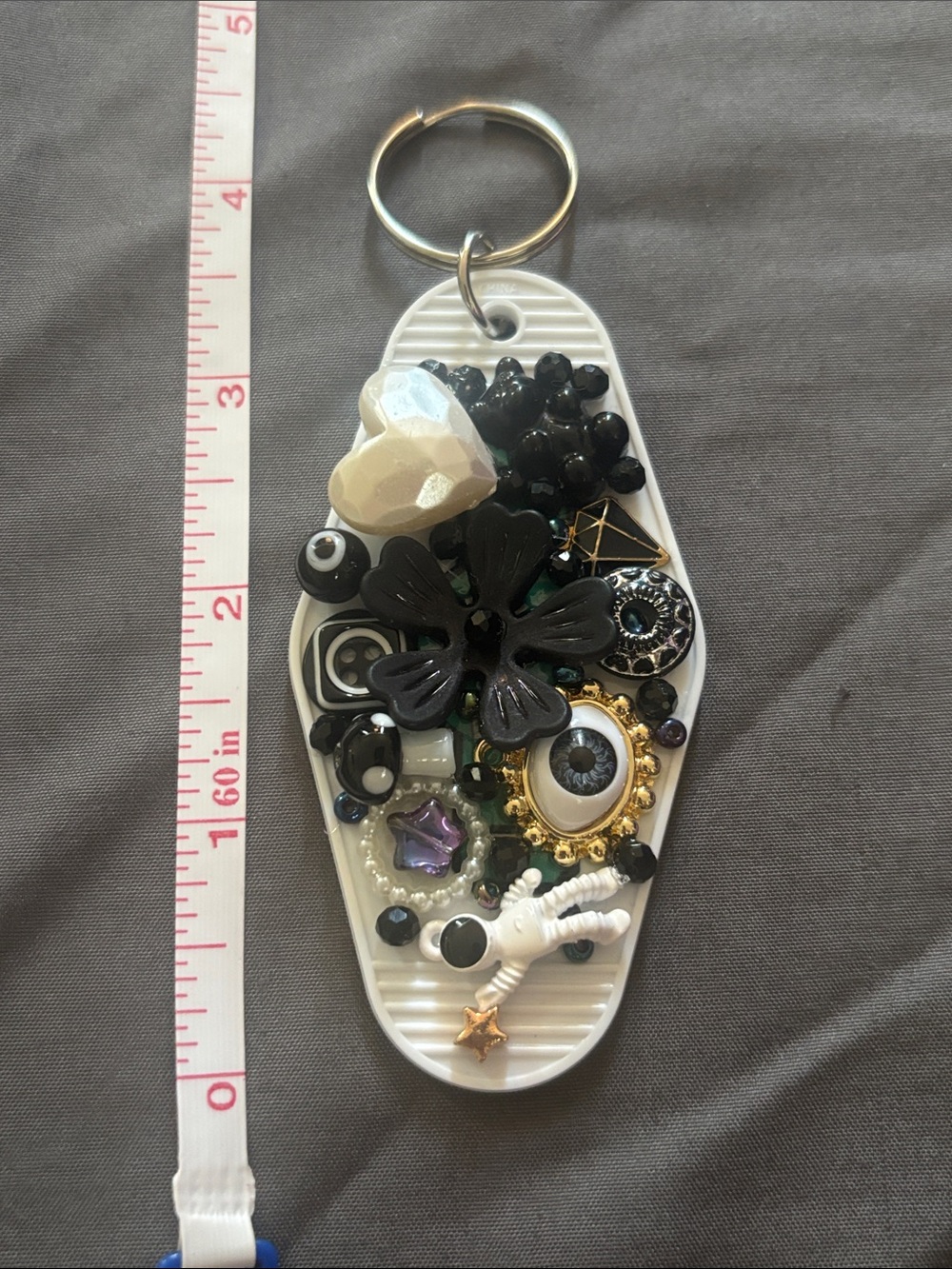 Trinket junk motel keychain black and white